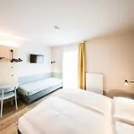 Otel Tullnerfeld 3*